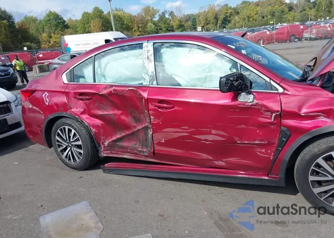 2018 Subaru Legacy 2.5I Premium z USA, uszkodzony, nr VIN 4S3BNAC69J3017766